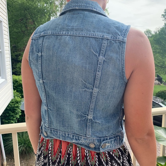 Levi’s Denim Vest - Picture 2 of 3